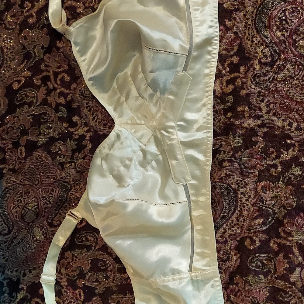 What Katie Did CC09 1940s bra - Picture 3 of 6